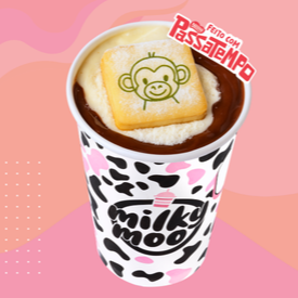 Milkshake feito com sorvete de baunilha, creme de avelã, brigadeiro daquele leite em pó famoso e biscoito Passatempo.