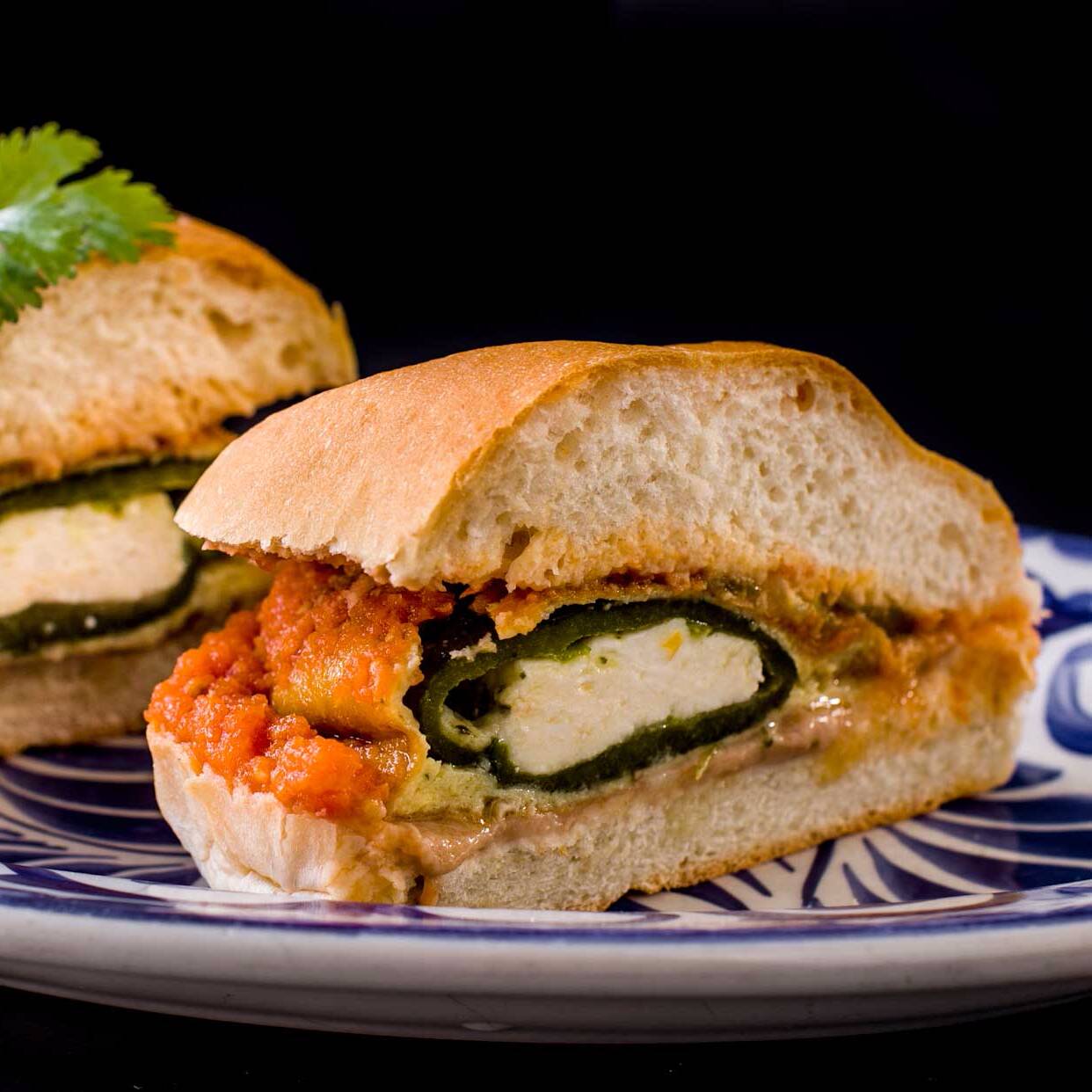 Torta de chile relleno de queso
