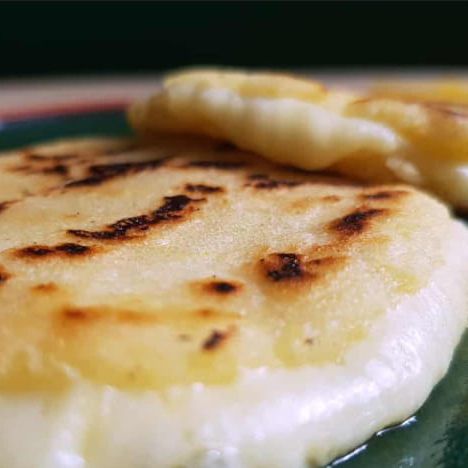 Arepas Asadas ➕ Huevo Perico ➕ Jugo