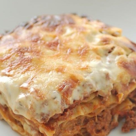 Massa de lasanha queijo mussarela molho suculento