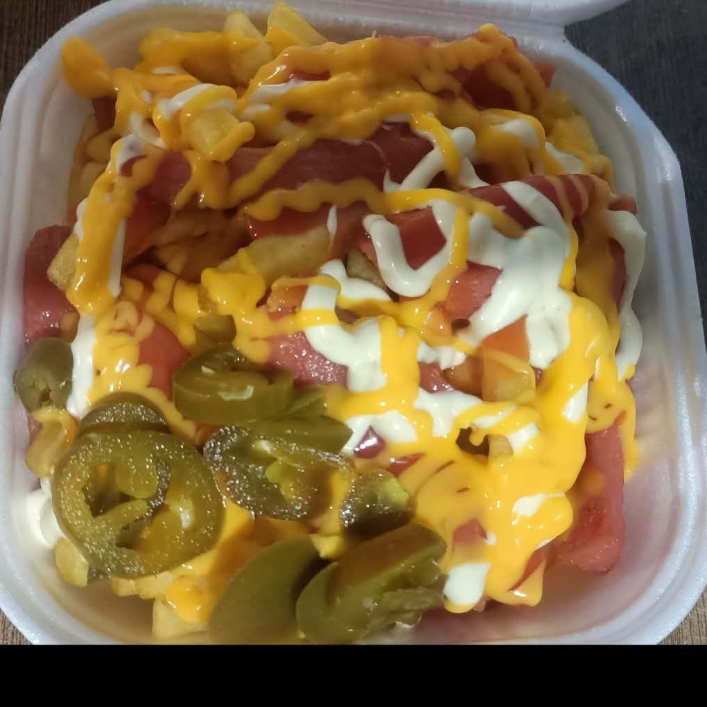 Salchipapas.