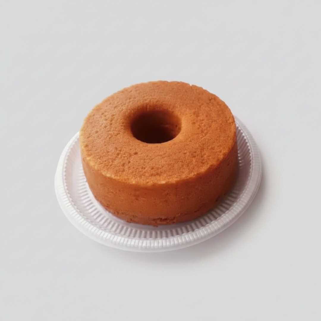 Deliciosa massa de cenoura Artesanal sem cobertura, tamanho tradicional 20×08 geralmente serve de 12 a 15 fatias dependendo do tamanho que você for cortar as fatias.
