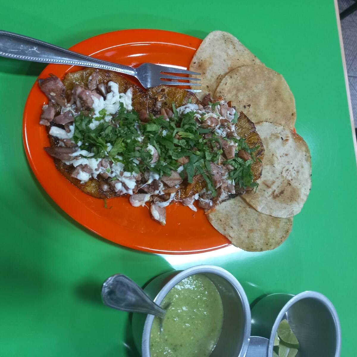 Piña con carne