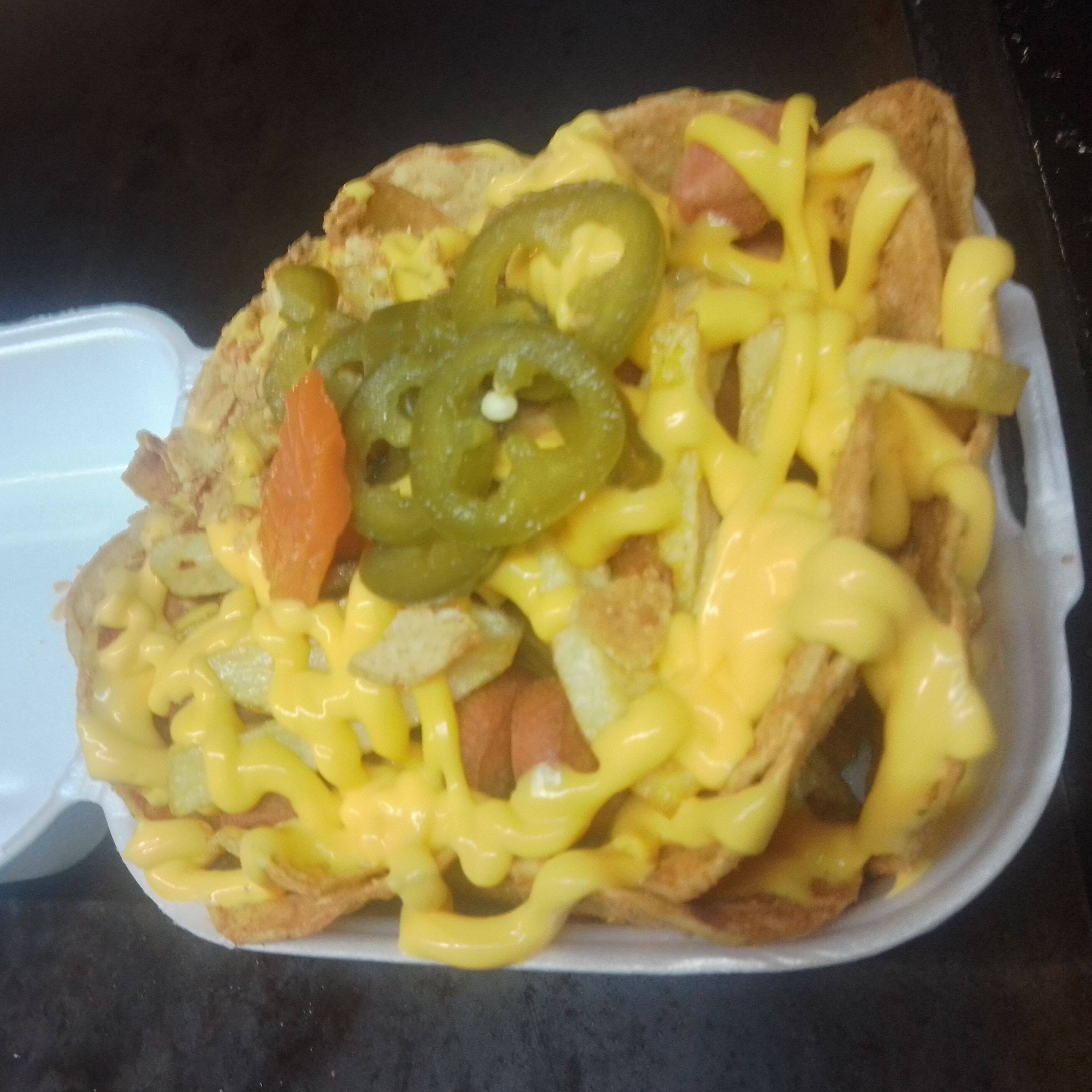 Salchinachos con Papas
