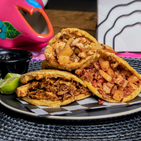 Gordita de Huevito en Salsa de la Casa