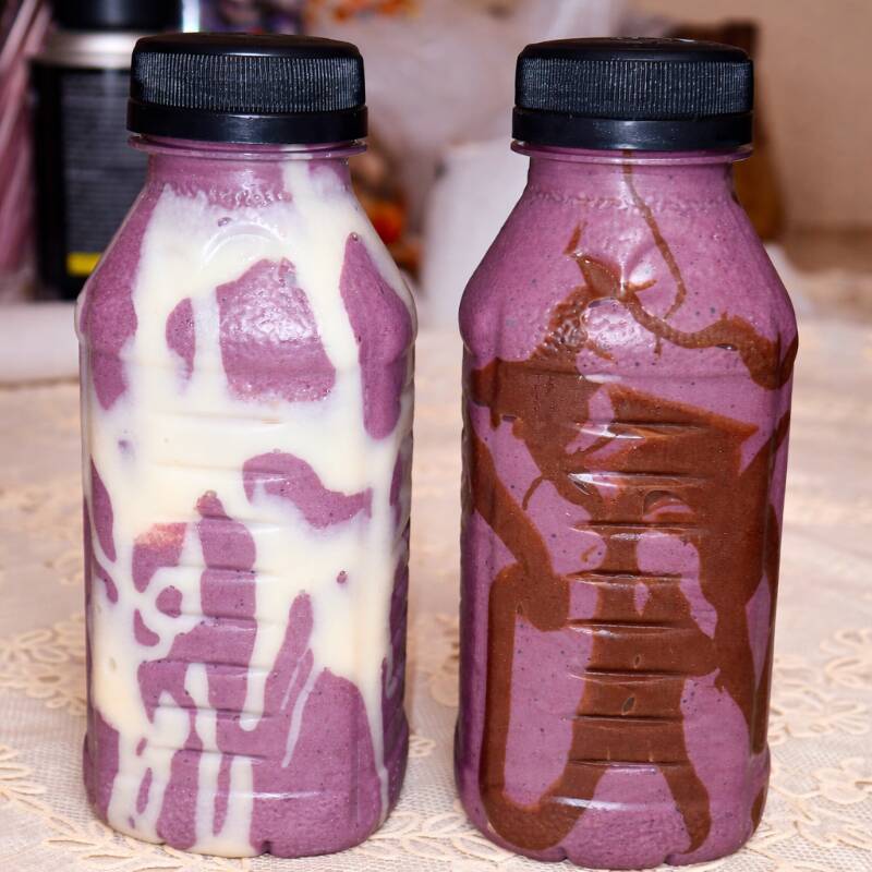 CALDAS DE : AVELÃ, MORANGO, LEITE CONDESADO.