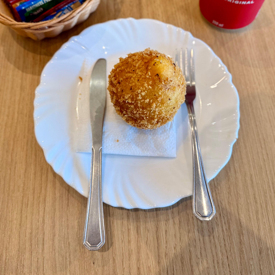 Massa de mandioca com recheio de frango com Catupiry