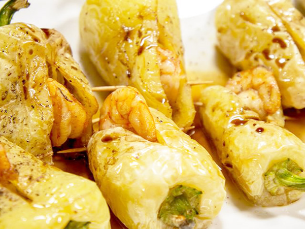 Chiles Toreados Con Camarón