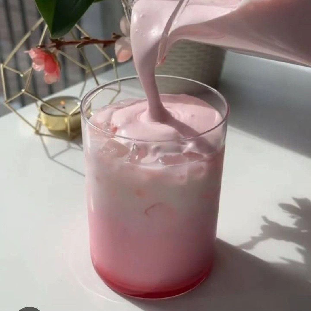 Leche Con Fresa Y Foam
