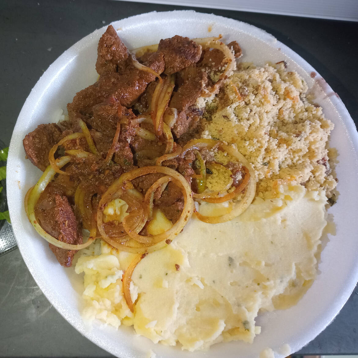 Arroz branco,feijão farofa e PURÊ DE BATATA tags#quentinhas