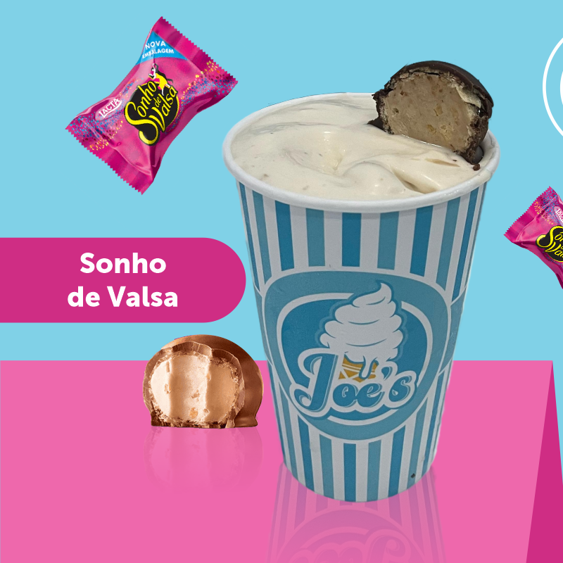 Milkshake feito com sorvete de baunilha, batido com creme de bombom. E um bombom sonho de valsa no topo.