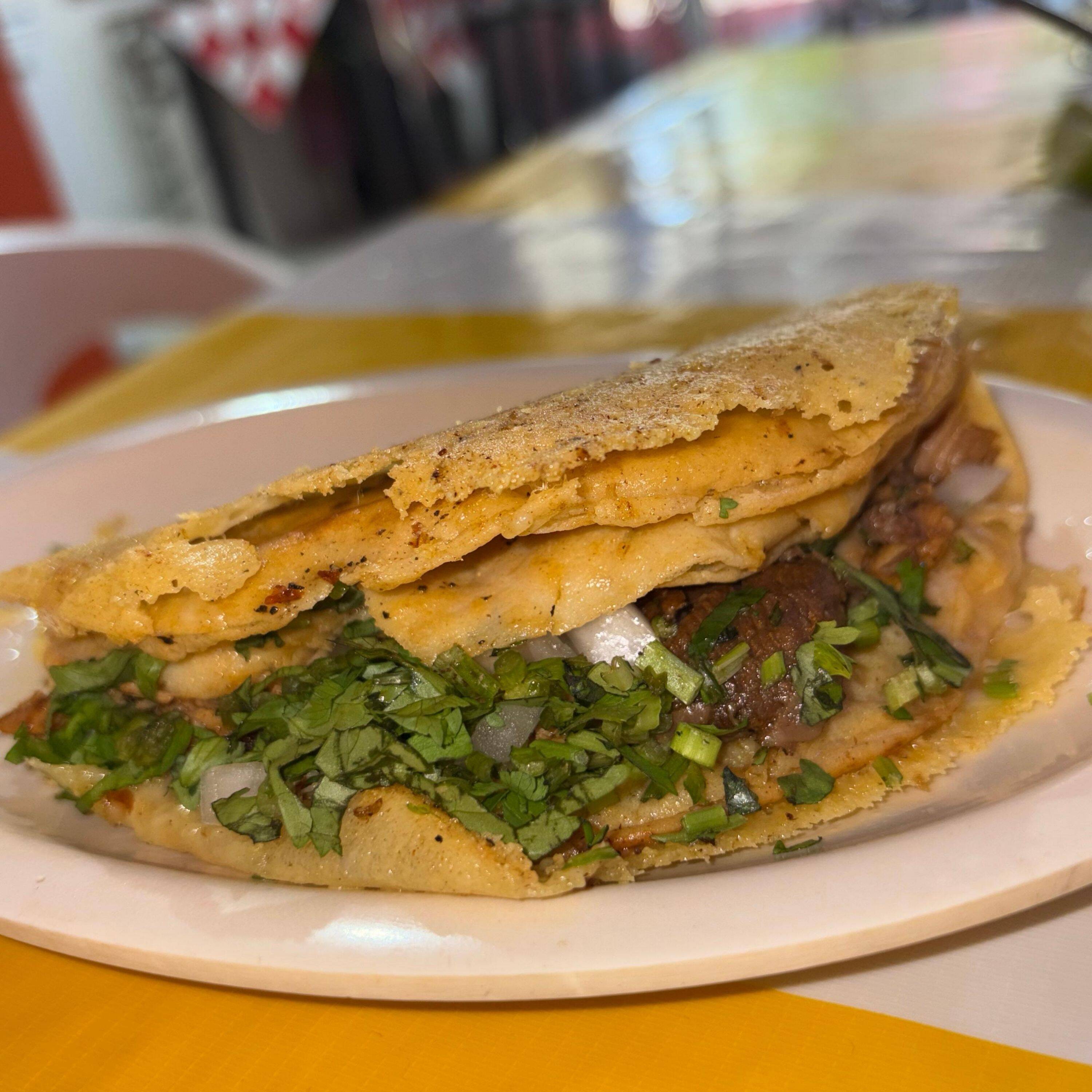 Taco Dorado de Birria Encostrado