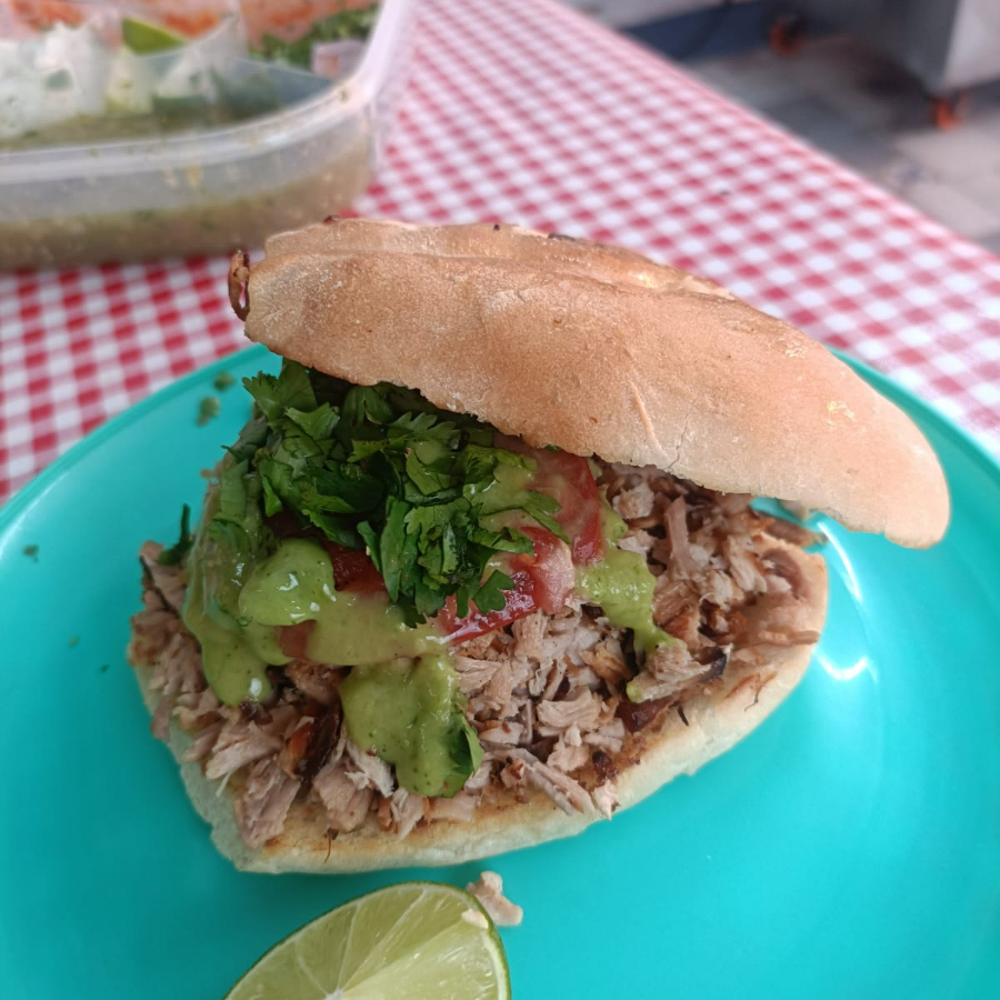 Torta de Carnitas