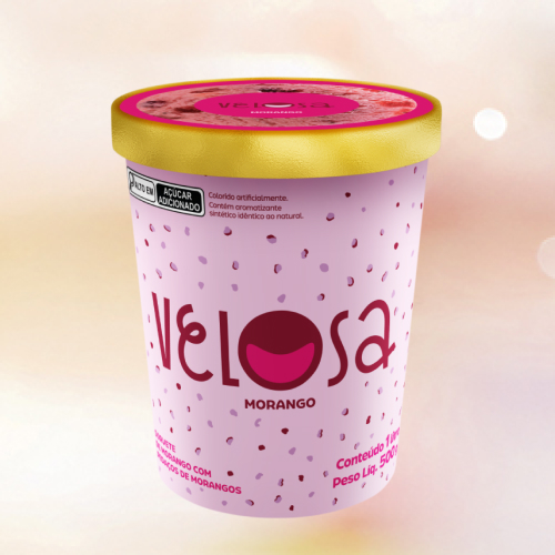 Sorvete de morango com pedaços selecionados da fruta dando um toque de frescor ao sabor.