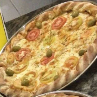 2 Pizzas de Mussarela + 1 Coca Cola 2L