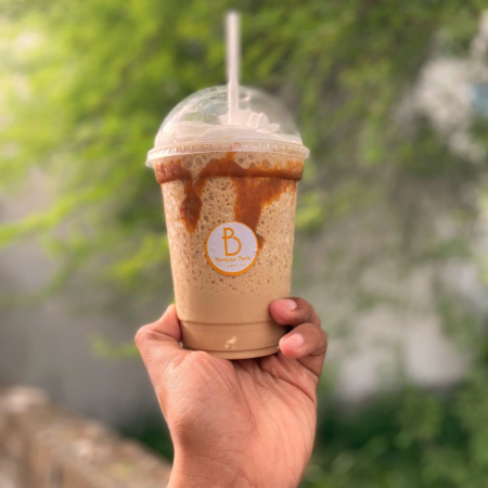 MEDIO Y FRAPPE