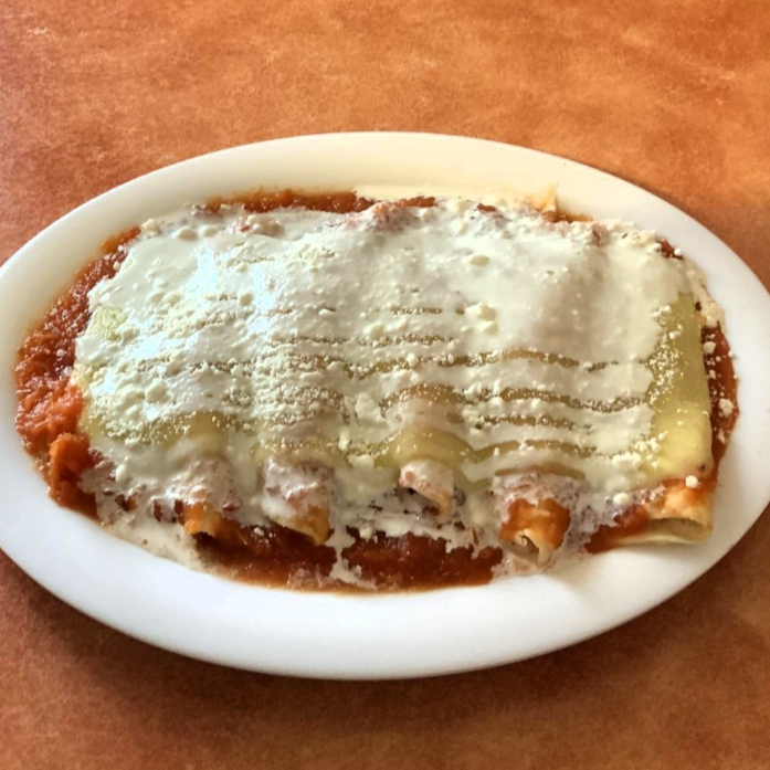 Enchiladas con salsa roja