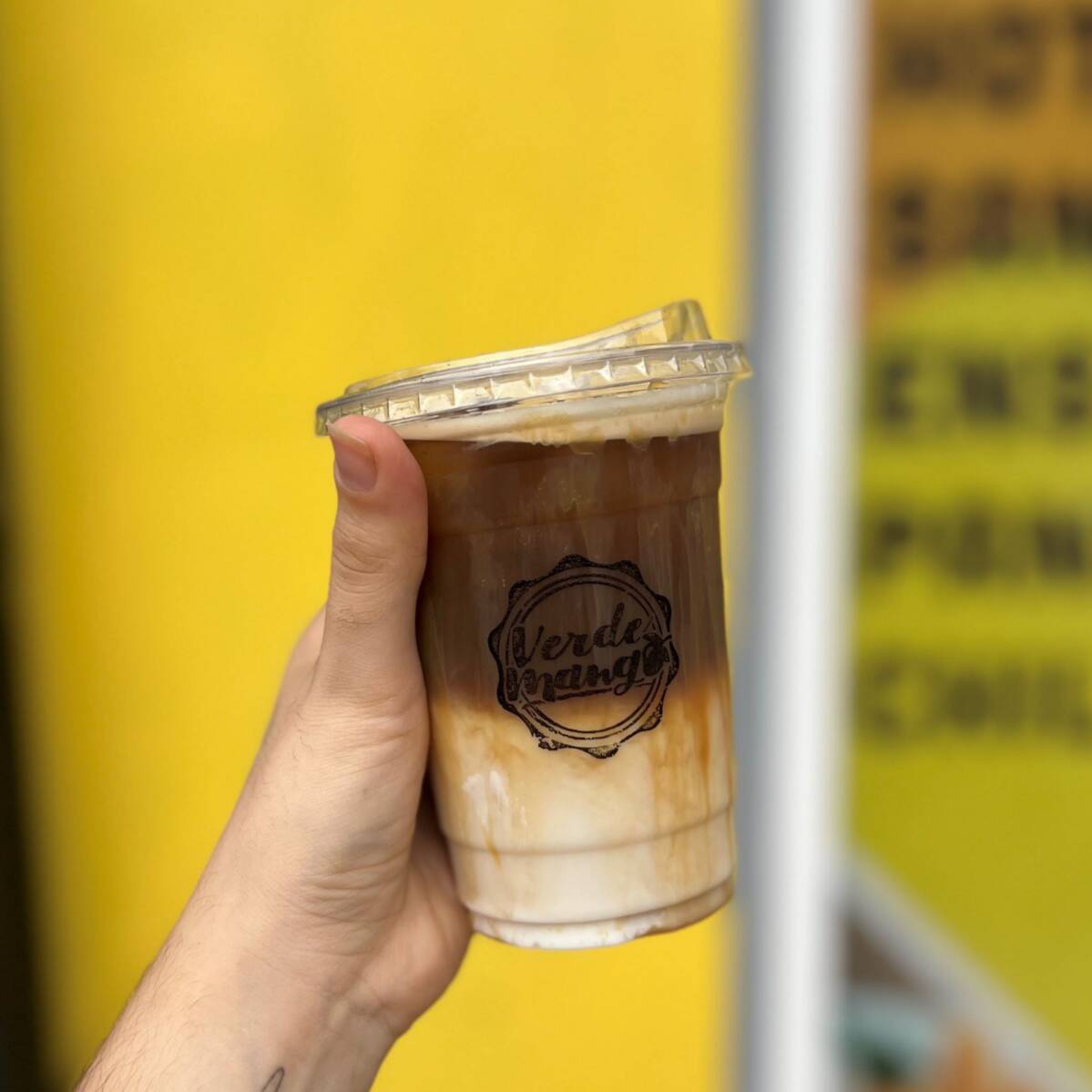 Iced Vainilla Latte 16 Oz