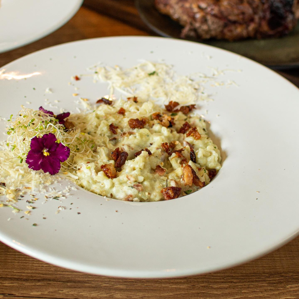 RISOTO CREMOSO DE GORGONZOLA COM BACON