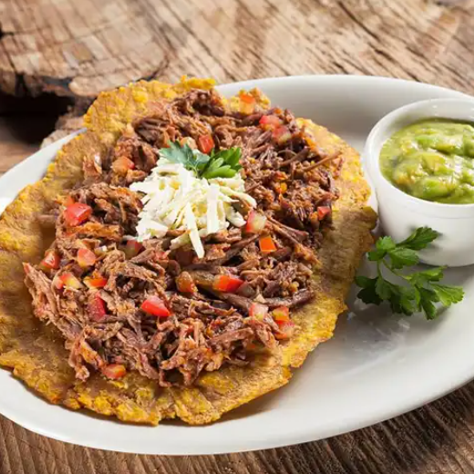 Patacón con Carne