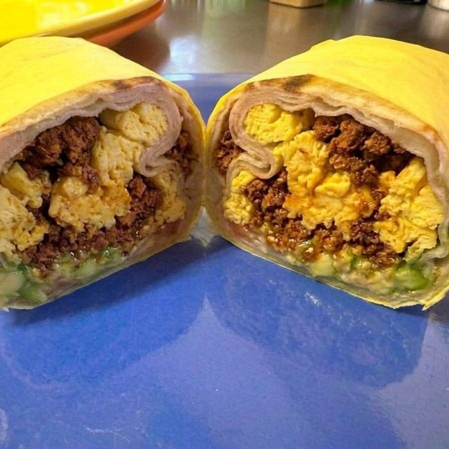 BURRITO DE HUEVO CON CHORIZO