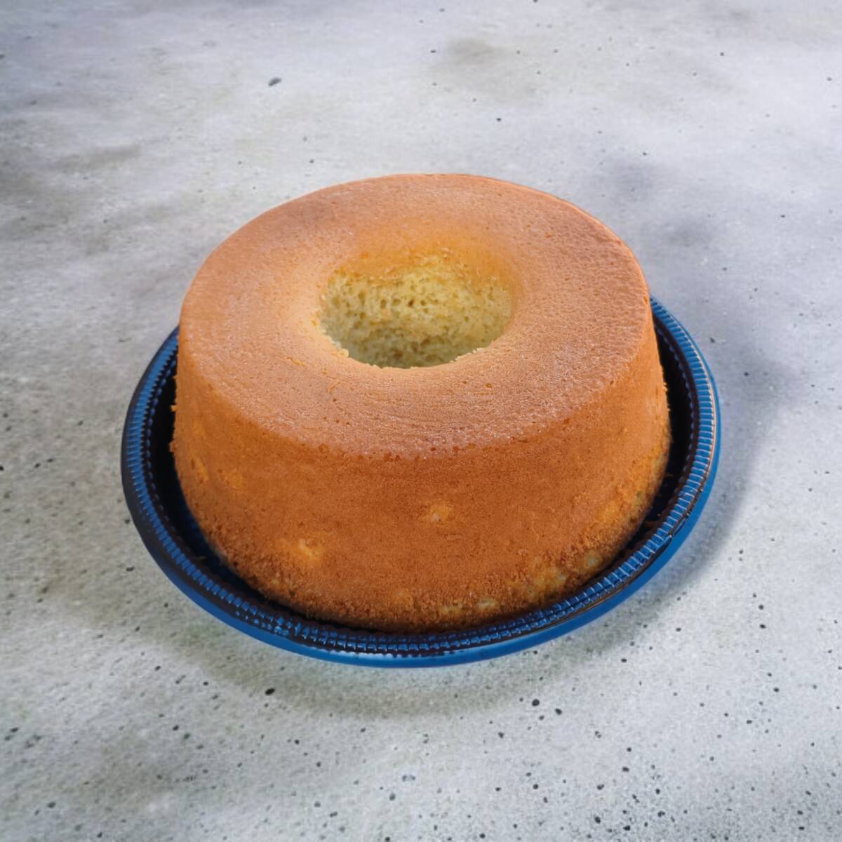 Bolo de Limão Um clássico refrescante e delicioso! Nosso bolo de limão é feito com massa fofinha e leve, combinada com toque cítrico do Limão para um sabor equilibrado e irresistível. Perfeito para acompanhar seu café ou chá e trazer frescor ao seu dia! Peso Aprox. 800g