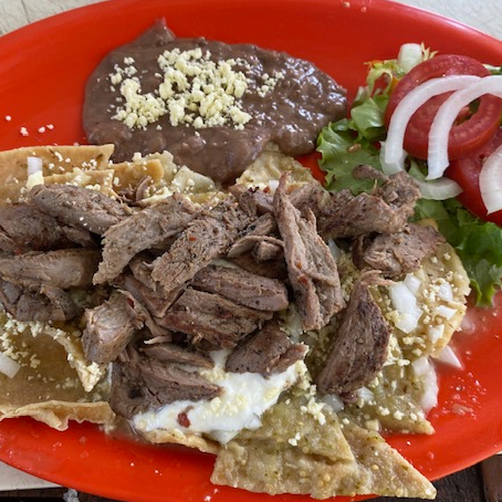 Chilaquiles con Arrachera