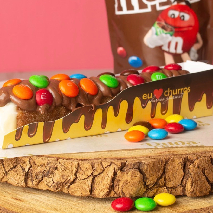 deliciosa massa crocante com recheio de ninho e cobertura de nutella