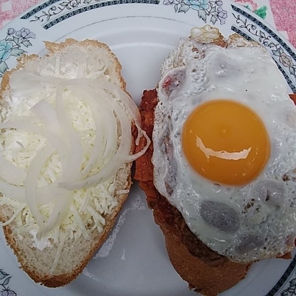 Torta de Chilaquiles con Huevo