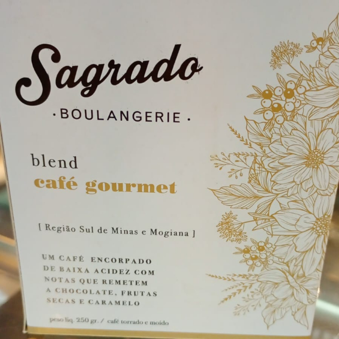 Café Gourmet blend, Região Sul de Minas e Mogiana. Notas de chocolate, frutas secas e caramelo de baixa acidez.