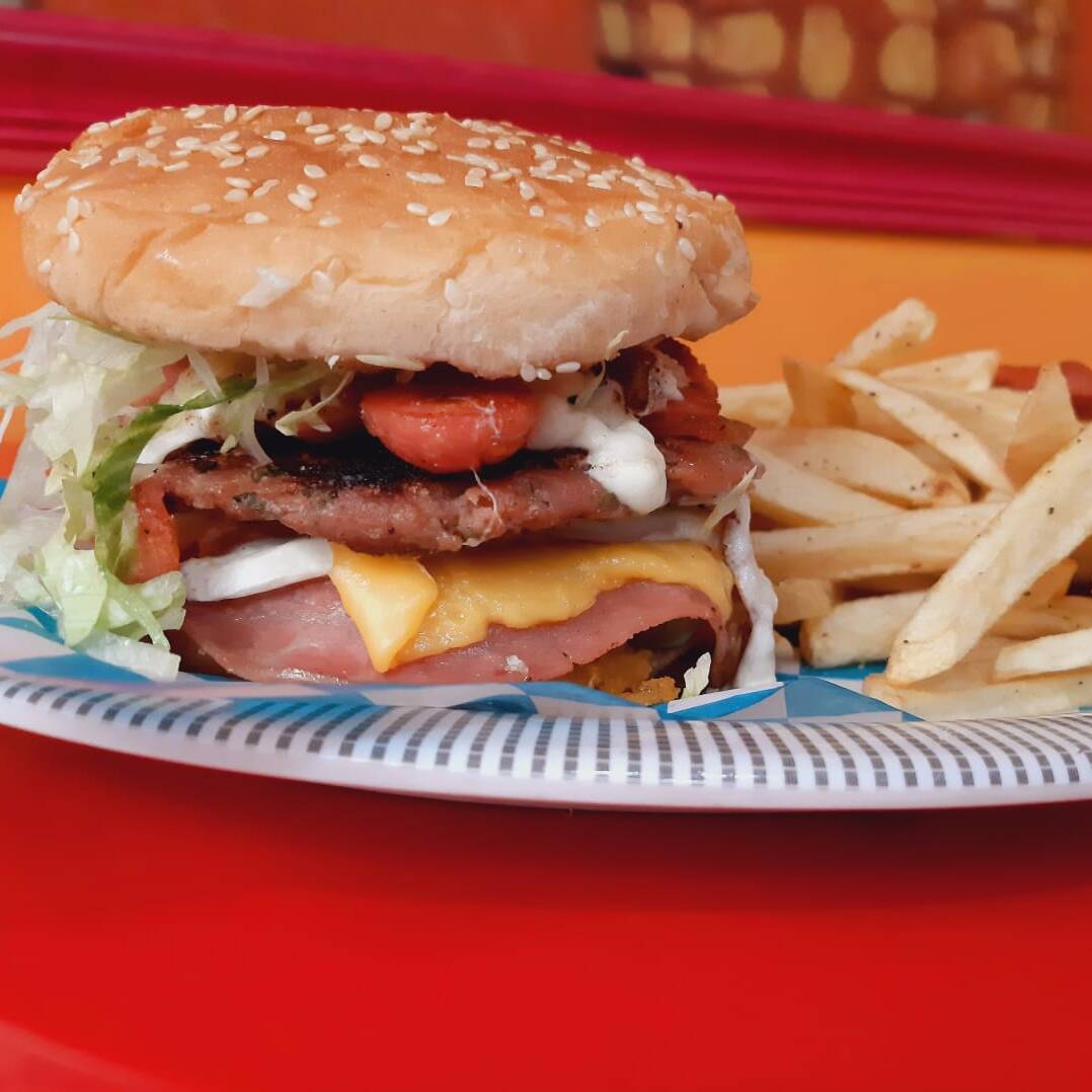 Hamburguesa de Pollo con Papas