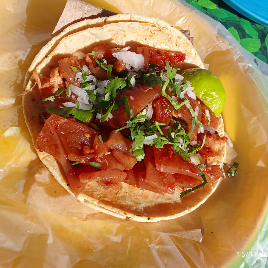 Taco de Cueritos Barbacoa de Cerdo