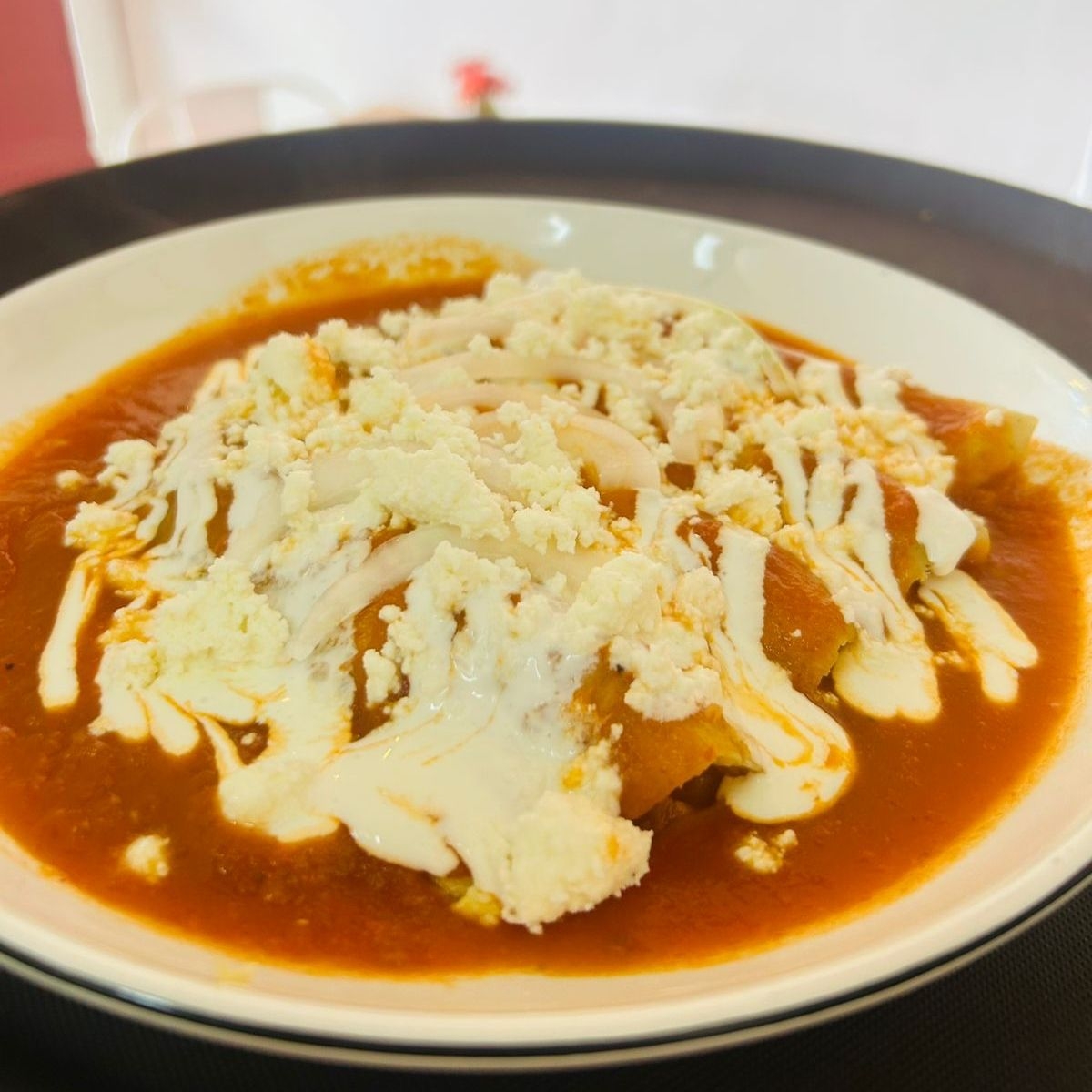 Enchiladas Rojas de Pollo