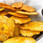 Patacones con suero y ahogao