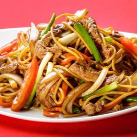 Tallarín Saltado de Carne