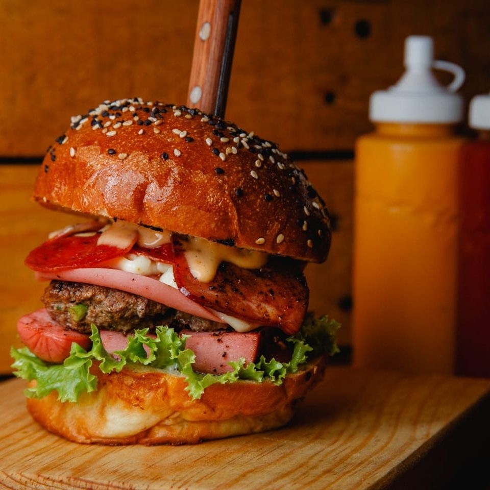 Burger Nápoles + 120gr Papas Francesas