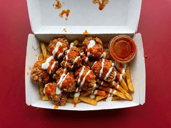 Papas con Boneless Buffalo Ranch