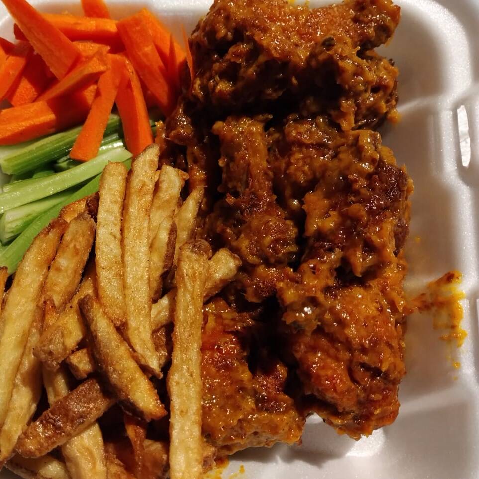 Orden de 12 Alitas con Papas