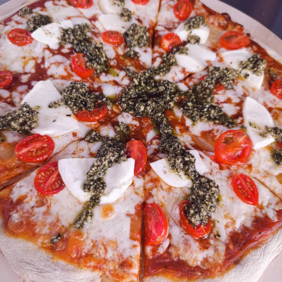 Pizza Caprese