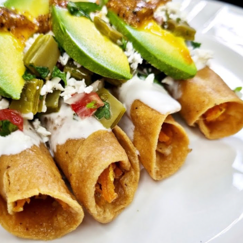 Tacos Dorados de Pollo