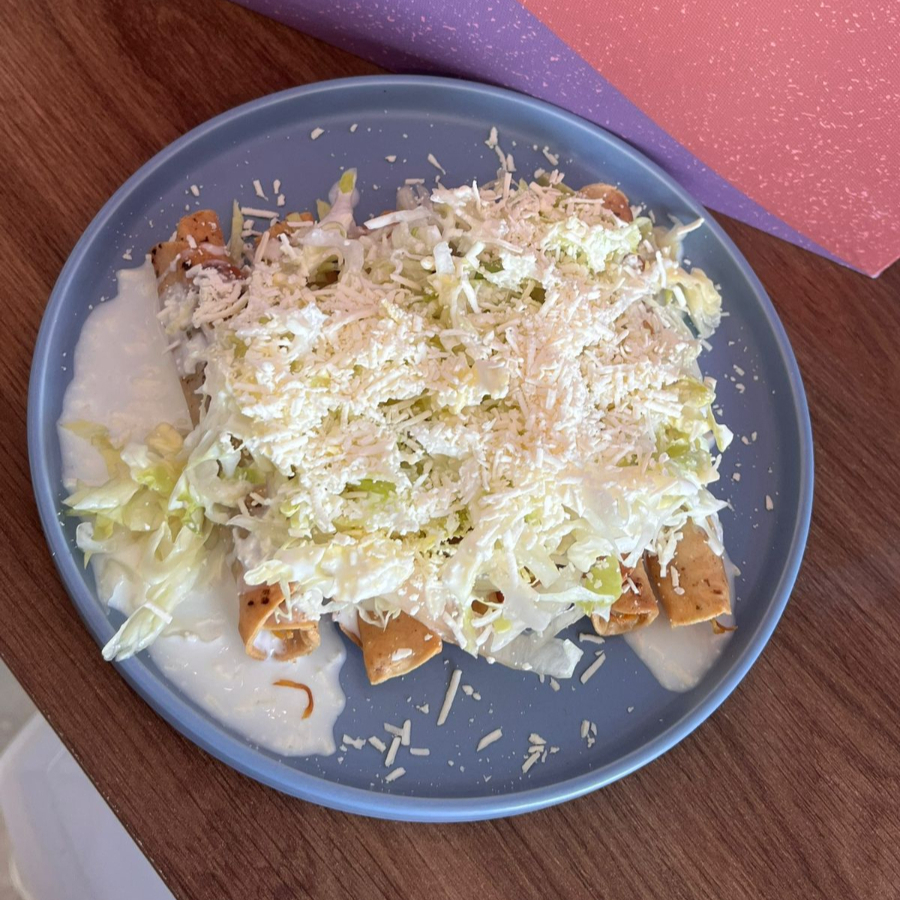 TACOS DORADOS + AGUA