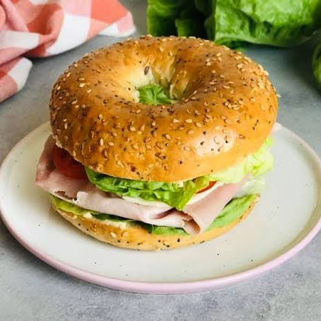 Combo bagel jamon de pavo + café