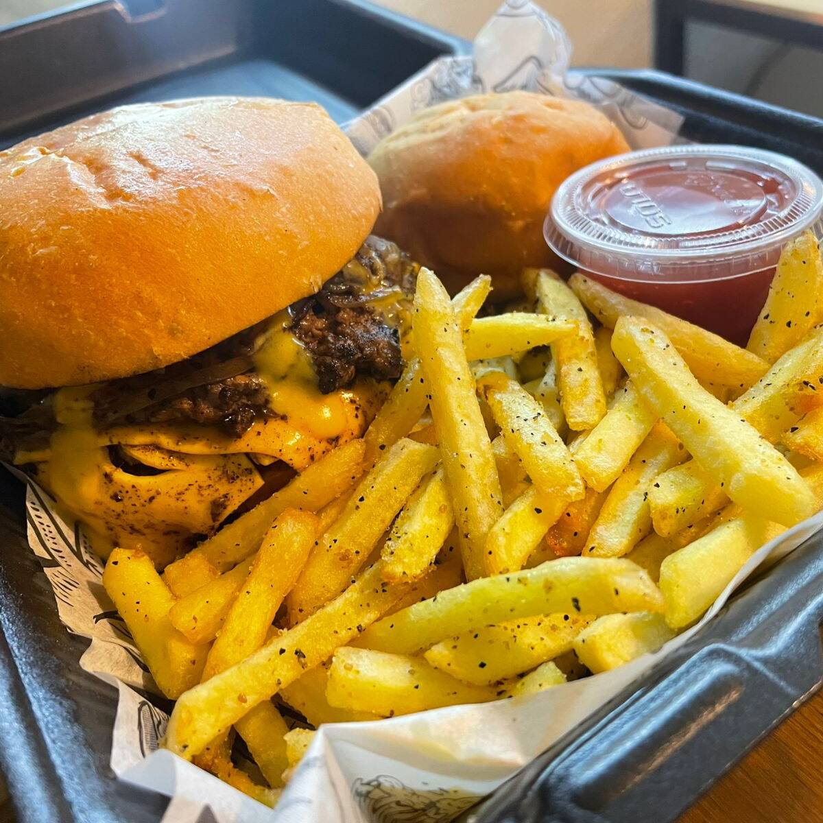 Combo Oklahoma + Papas y bebida