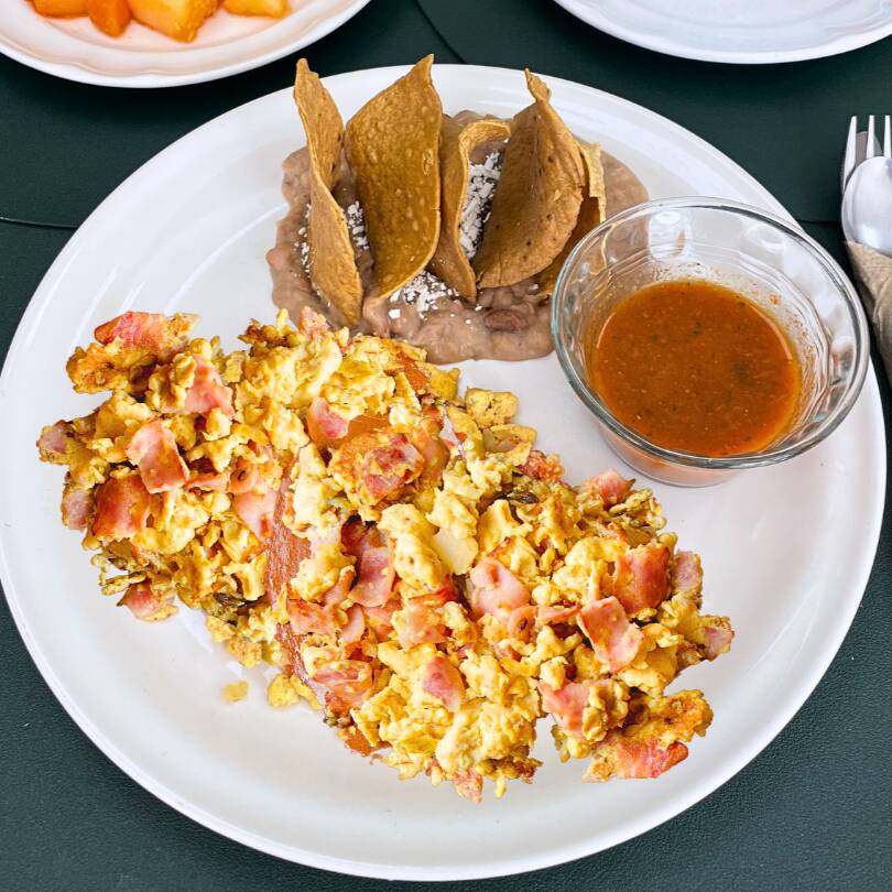 HUEVOS CON JAMON