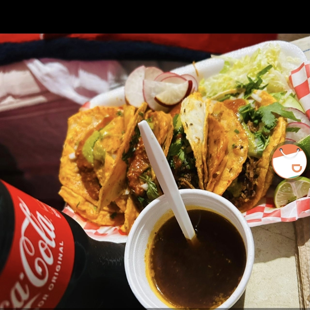 Tacos de birria (3 piezas) con consome