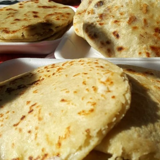 Gordita al comal de maíz de Queso