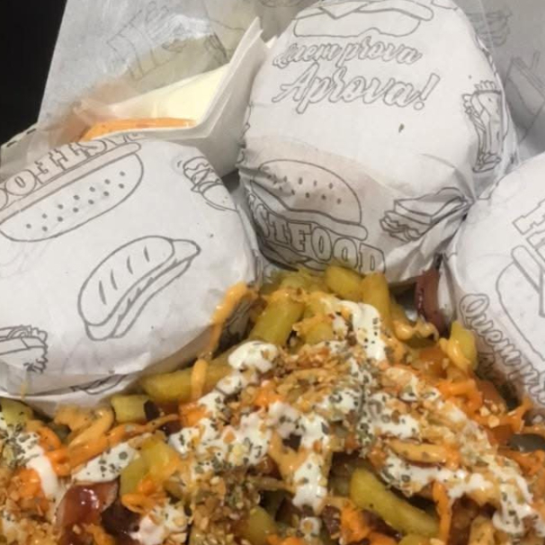 2 x-tudos,200 gr de batatas fritas + 1 guaraná antártica de 1kt