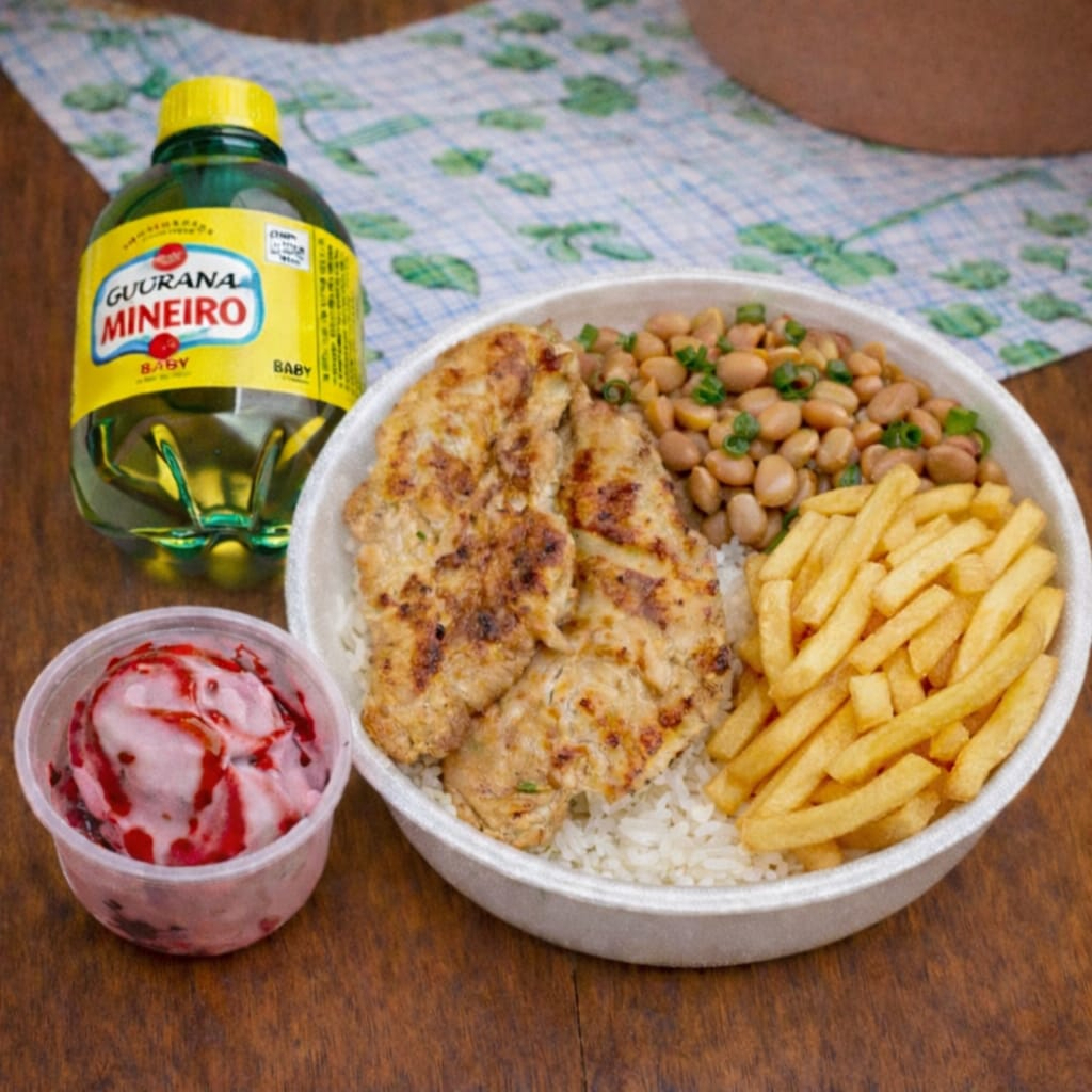 FILE DE FRANGO COM FRITASARROZ + MINERO BABY + SORVETE
