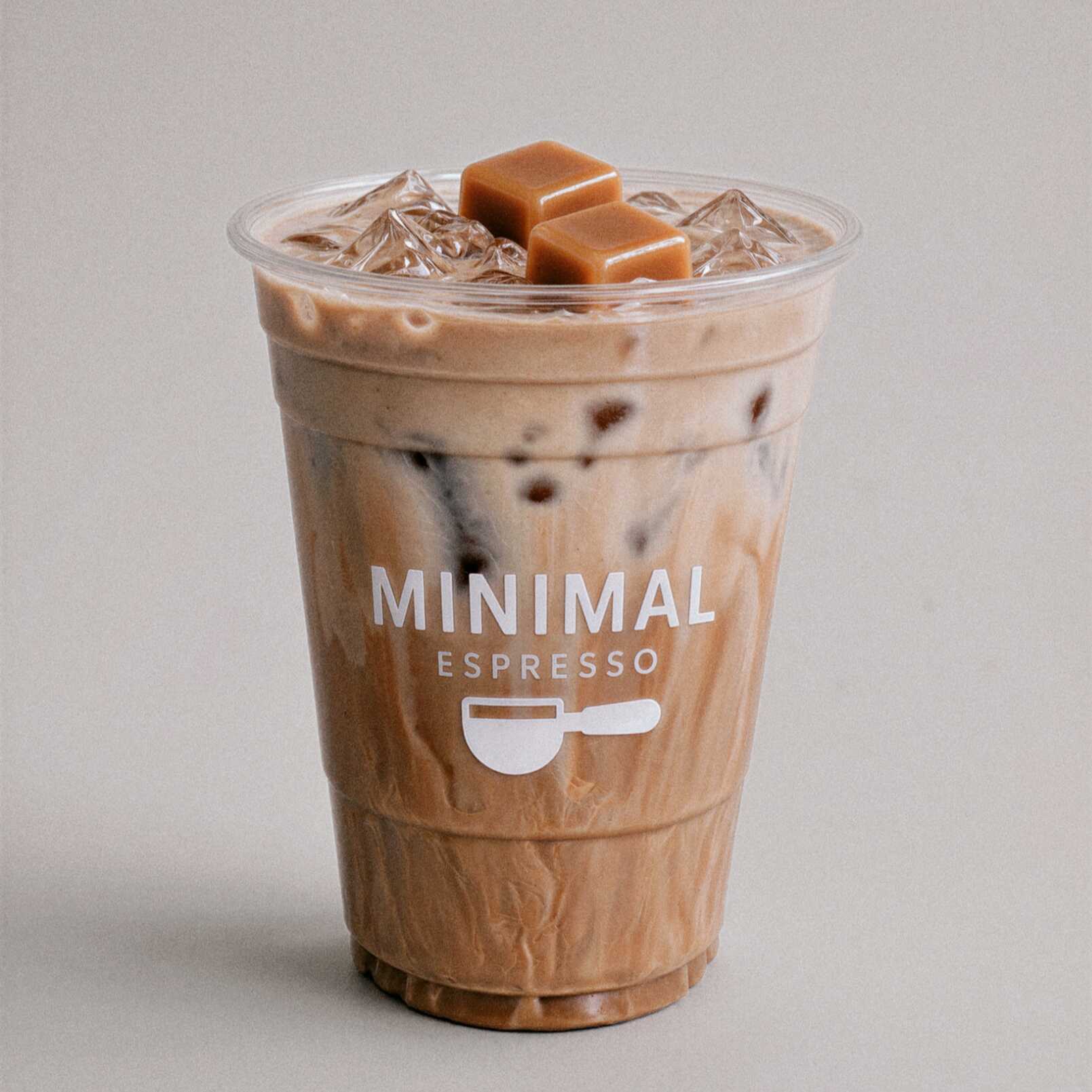 Latte Frío de Caramelo 16 Oz