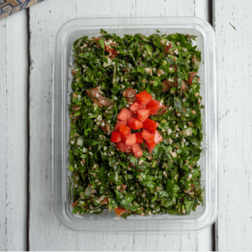 Vegano - Salsinha picada, trigo fino, tomate, hortelã fresca temperada com azeite extra virgem, sal e um toque de suco de limão.